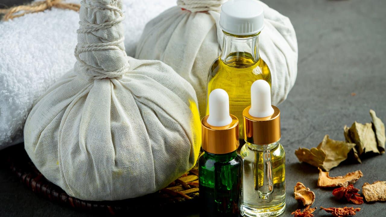 Kizhi - integrative healthcare treatment at Healers Clinic Dubai